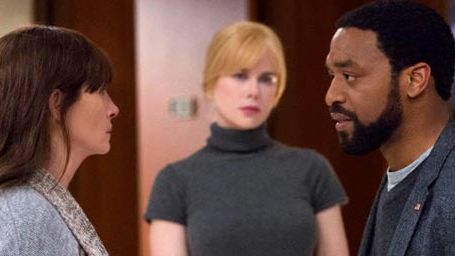 image de la news Dans ses yeux : Julia Roberts et Nicole Kidman sur les premières photos du remake
