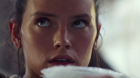 image de la news Star Wars : J.J. Abrams explique le flash-back de Rey dans "Le Réveil de la Force"