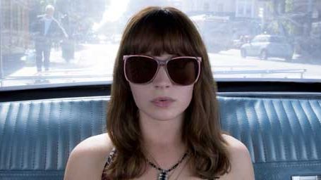 image de la news Girlboss : Britt Robertson méconnaissable sur la première photo de la série Netflix