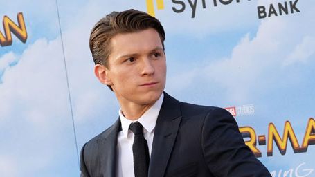 image de la news Spider-Man Homecoming : Tom Holland et Robert Downey Jr. prennent la pose sur le tapis rouge