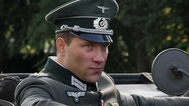 Extrait Trahisons : L'officier nazi Jai Courtney doit débusquer un agent infiltré 