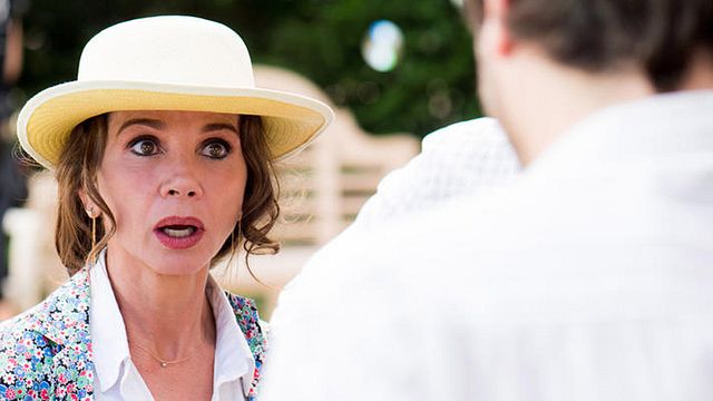 image de la news Clem : coup de tonnerre, Victoria Abril quitte la série de TF1 !