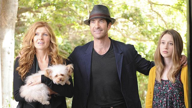 image de la news American Horror Story : première photo de Connie Britton et Dylan McDermott sur le tournage d'Apocalypse