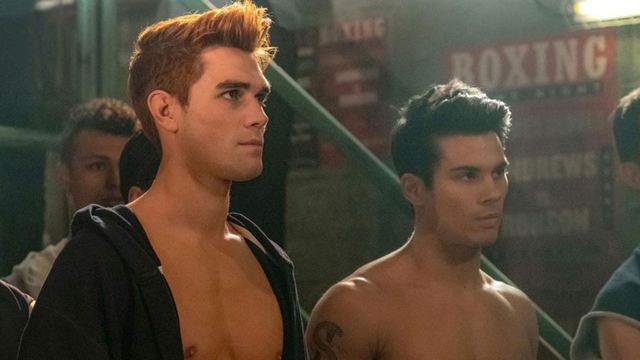 Riverdale saison 3 : Archie enlève (encore) le haut dans notre récap de l’épisode 18