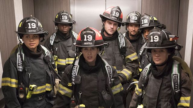 image de la news Grey's Anatomy - Station 19 : les pompiers reprennent du service en juin sur TF1  