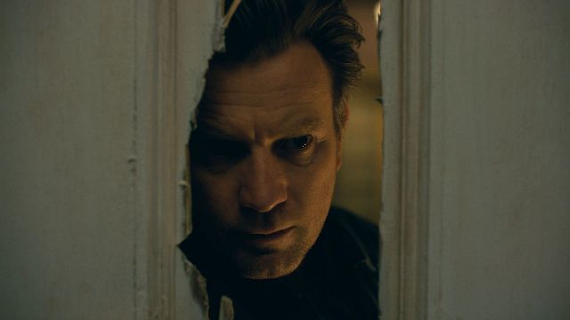 image de la news La suite de Shining, Emilia Clarke dans un conte de Noël, ... Les bandes-annonces à ne pas rater