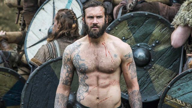 image de la news Vikings : que signifient les tatouages des personnages ?