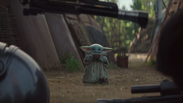 image de la news The Mandalorian (Disney+) : comment Bryce Dallas Howard a eu l'idée d'une séquence culte de Baby Yoda