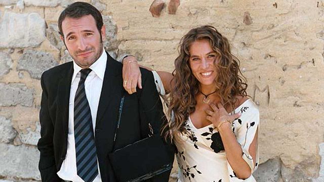 image de la news Mariages ! sur W9 : quel autre film a été un rendez-vous manqué pour Jean Dujardin et Mathilde Seigner ?