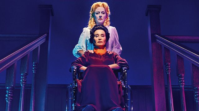image de la news Feud sur Disney+ Star : pourquoi (re)voir cette série de Ryan Murphy sur deux légendes d'Hollywood