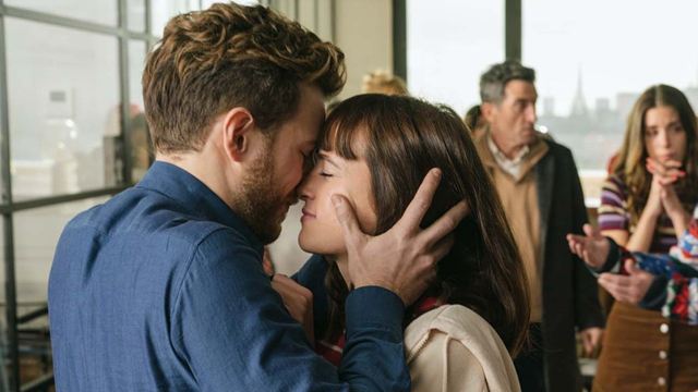 Fou de toi sur Netflix : c’est quoi cette comédie romantique touchante sur fond de maladie mentale ?