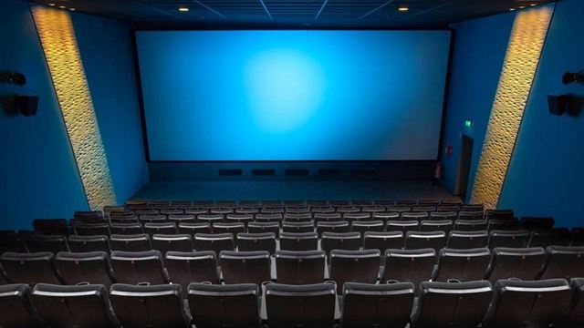 Fermeture des salles : aller au cinéma manque à 63 % des Français