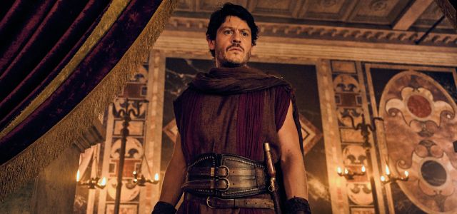 Iwan Rheon dans le rôle de Tenax