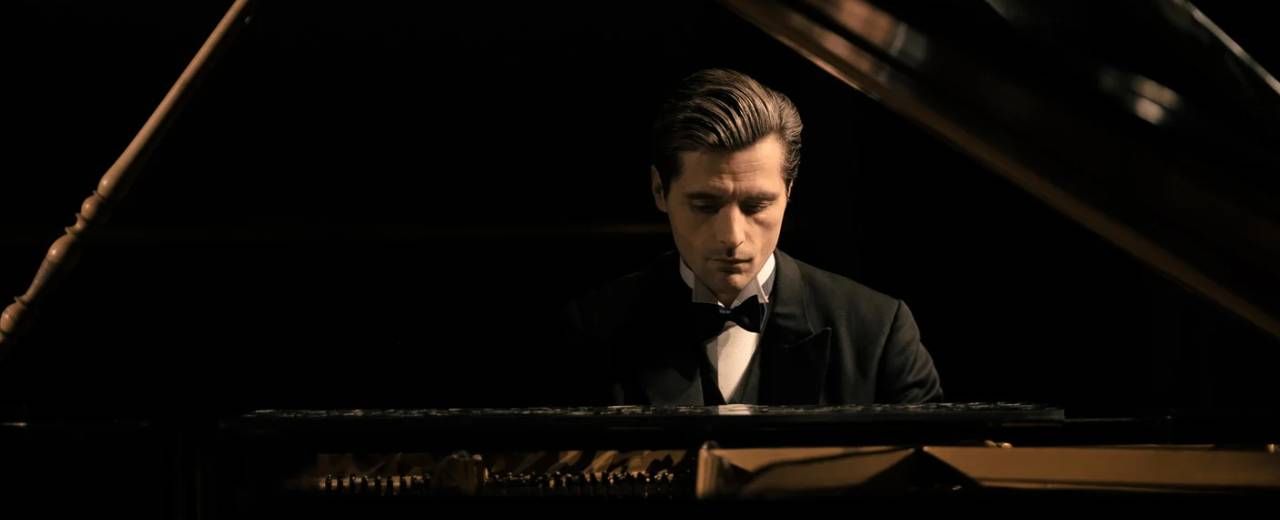 Raphaël Personnaz sera Maurice Ravel pour Anne Fontaine