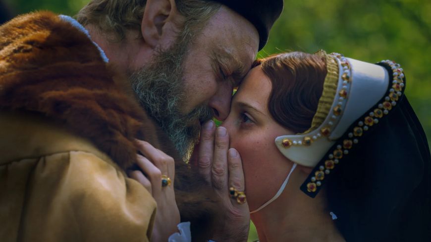 Jude Law et Alicia Vikander face à face