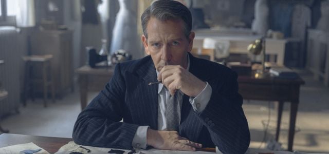 Ben Mendelsohn dans le rôle de Christian Dior