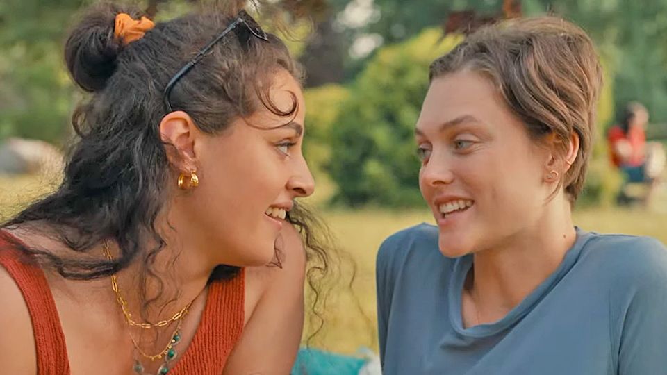 Trailer du film Live a Little - Live a Little Bande-annonce VO STEN ...
