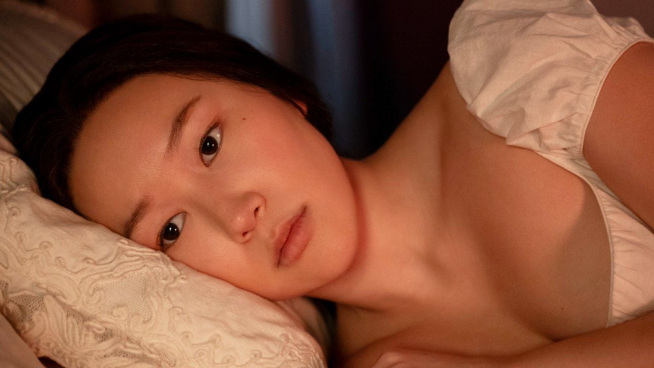 “J’étais tellement nerveuse que ça m’a rendue malade” : l’interprète de Sophie réagit à LA scène la plus commentée de la saison 4 de Bridgerton