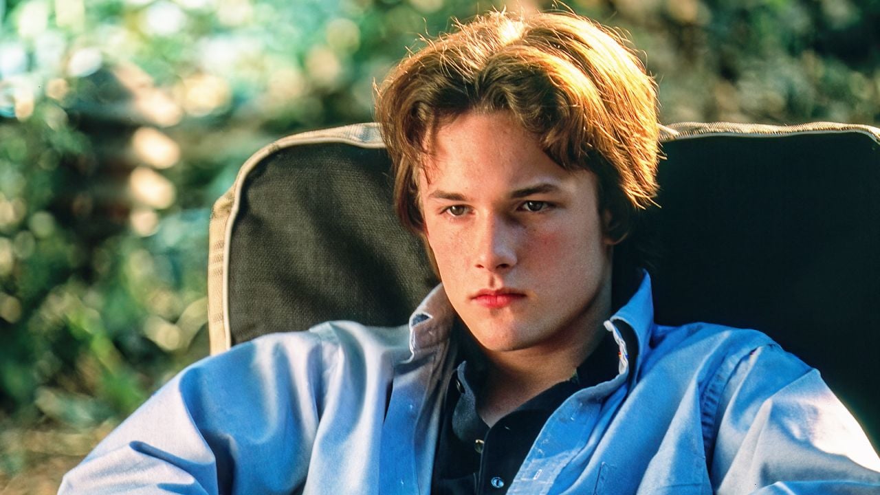 "Il était incroyablement talentueux" : il y a 17 ans, cet acteur culte aurait pu devenir le nouveau Brad Pitt, mais le destin en a décidé autrement