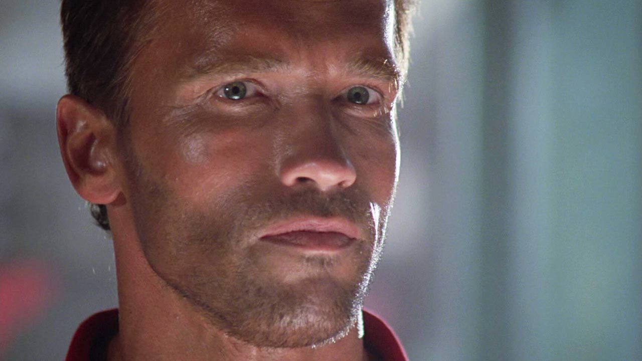 "Schwarzenegger joue le même personnage, même si son nom change" : Predator est en réalité la suite cachée d'un autre film d'action culte des années 80 !