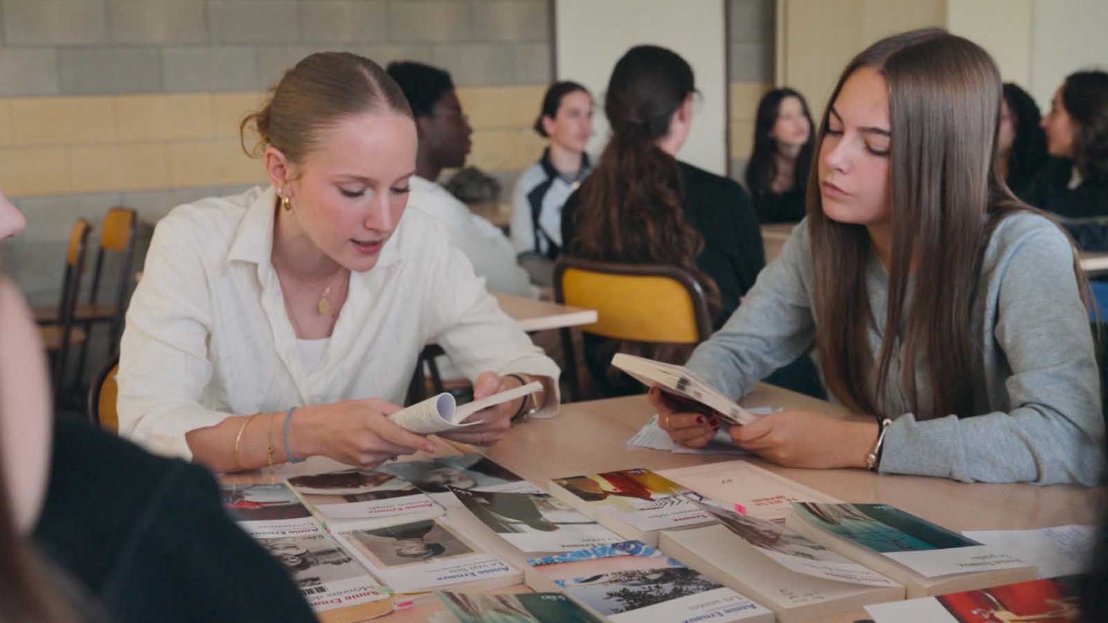 Ce documentaire auprès de lycéennes et lycéens jette un regard réjouissant sur la lecture et la littérature