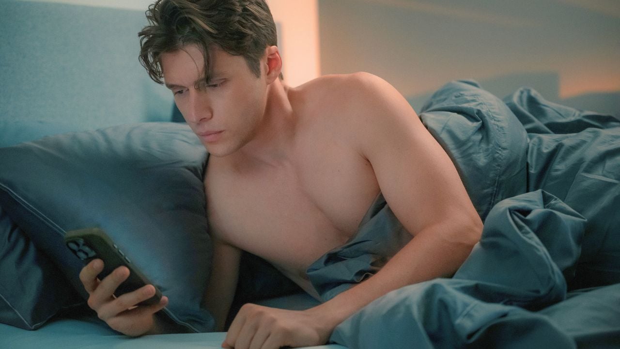 Vous l'avez découvert enfant dans Jurassic World, cet acteur est aujourd'hui le héros d'un film Netflix disponible dès maintenant !