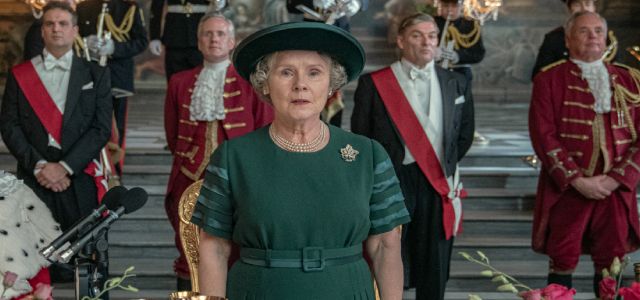 Imelda Staunton dans le rôle d'Elisabeth II