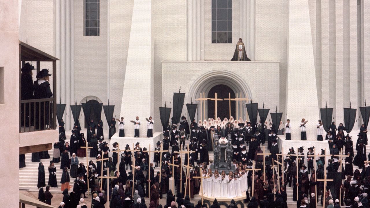 Les décors du film ont été créés par le célèbre réalisateur Derek Jarman.