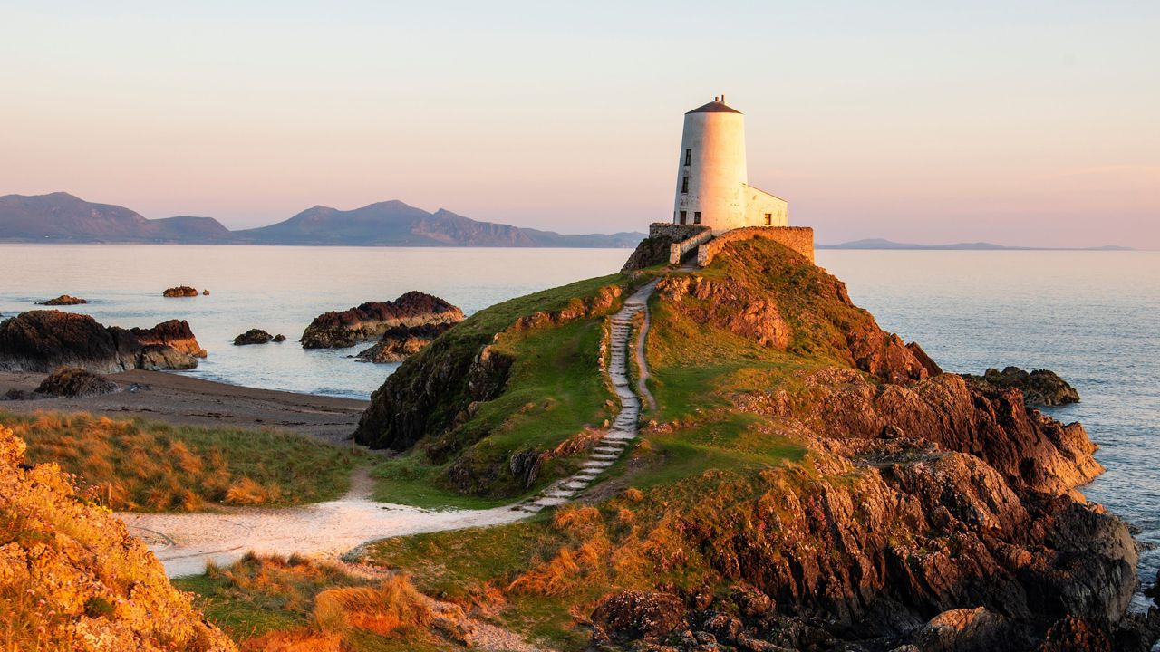 Island ynys llanddwyn Wales
