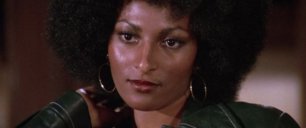 Pam Grier dans 