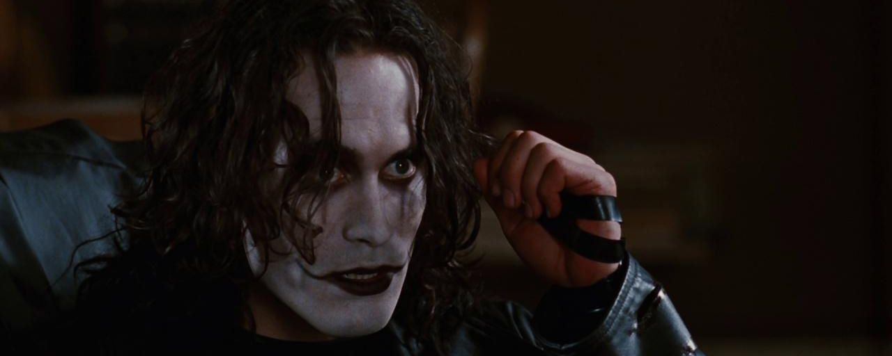 Brendan Lee dans The Crow