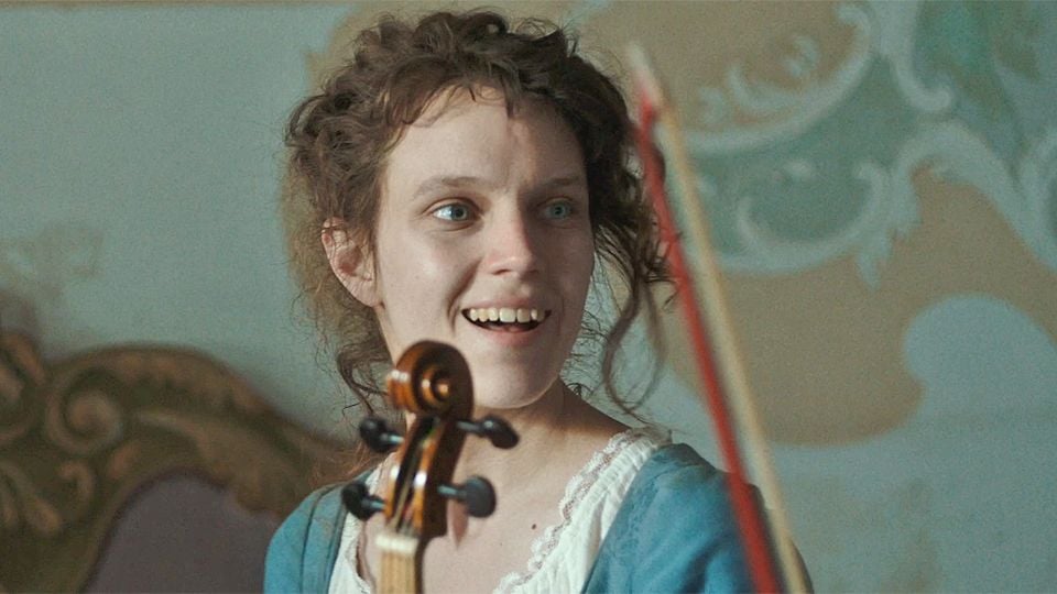 Trailer du film Gloria! -  Gloria! Bande-annonce VO STFR - AlloCiné