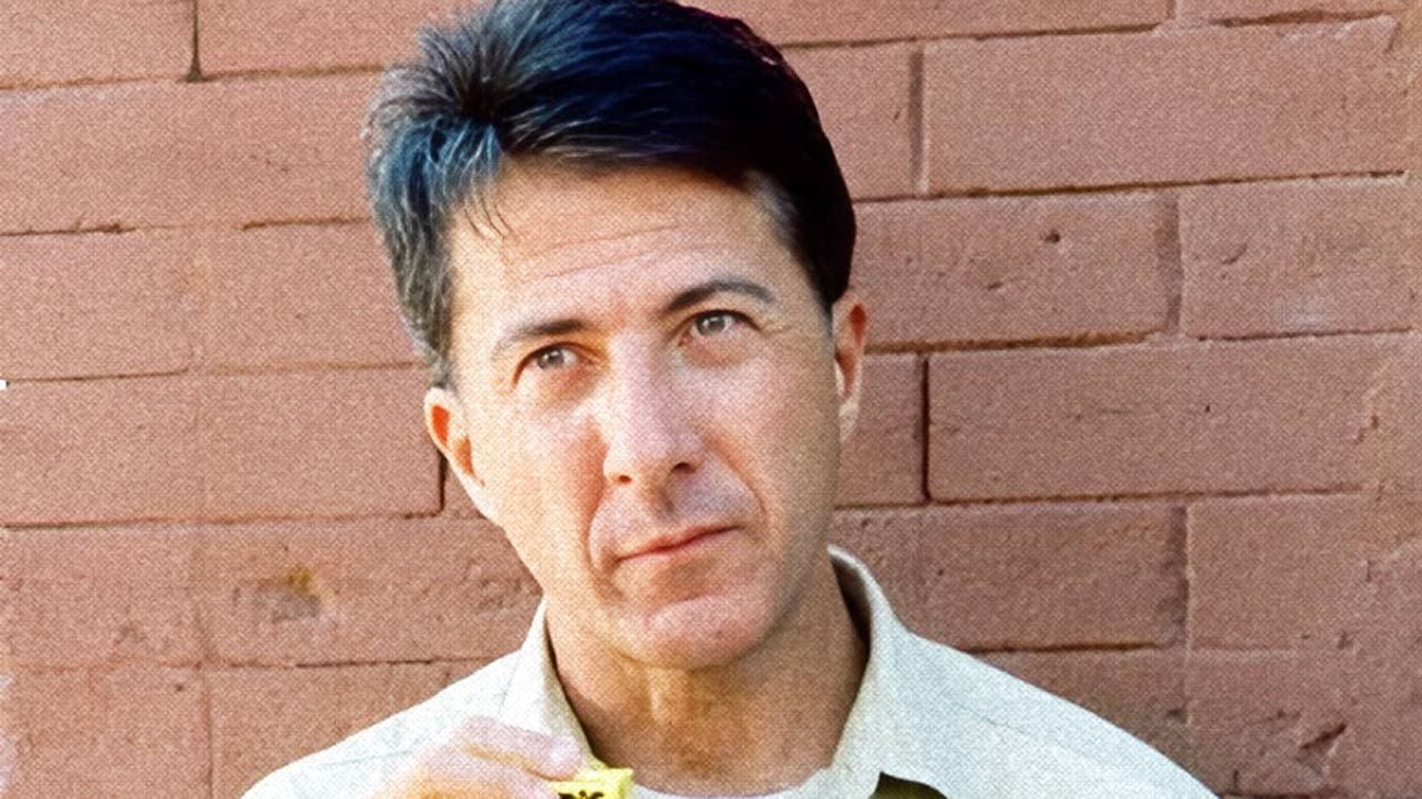 "Une œuvre fine et magnifique" : noté 4,3 sur 5, c'est le meilleur film de Dustin Hoffman, et c'est grâce à ce grand classique des années 80 qu'il a remporté son 2ème Oscar !
