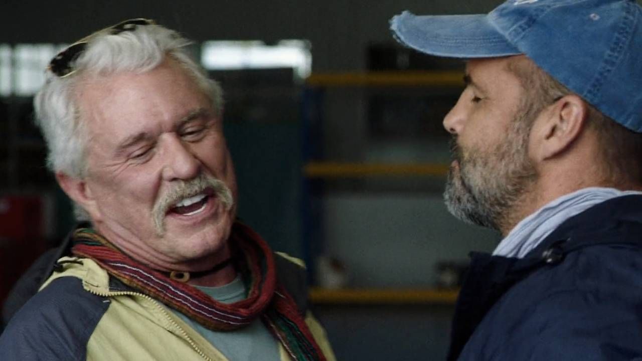 Tom Berenger et Billy Zane dans 