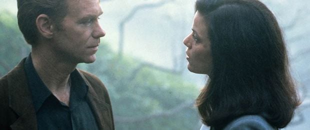 David Caruso enfrentando Linda Fiorantino em 