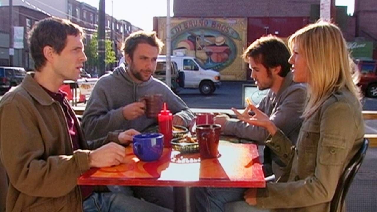 Glenn Howerton (Dennis), Charlie Day (Charlie), Rob McElhenney (Mac) et Kaitlin Olson (Deandra)