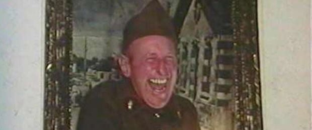 Bourvil encadré dans le film...