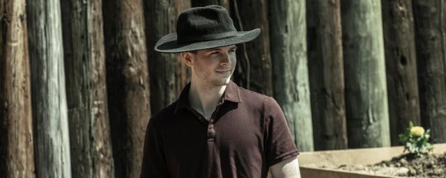 Chandler Riggs, apparu en tant que simple figurant dans l'épisode final de la série Walking Dead