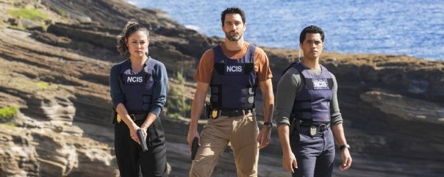 Vanessa Lachey, Noah Mills et Alex Tarrant, trois des stars de NCIS : Hawaï.