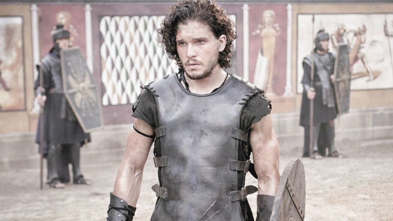 12 kilos de muscles pour Pompéi ! Transformé physiquement, Kit Harington ferait presque oublier Russell Crowe dans Gladiator