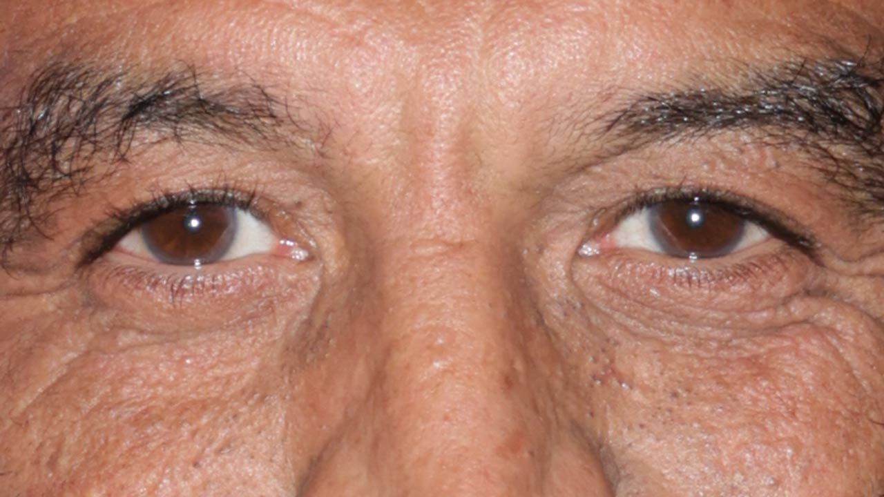 C'est l'un des plus grands acteurs comiques français et il a tourné 5 films et 2 séries avec Jonathan Cohen