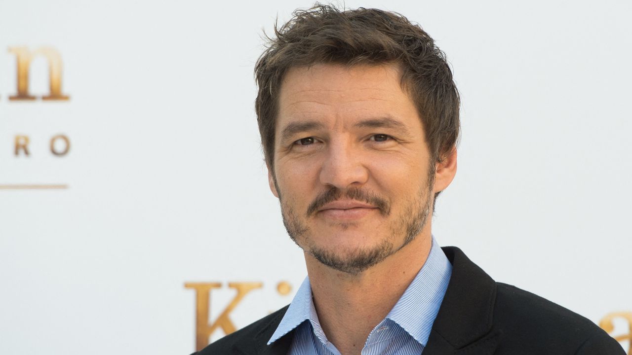 20 years before The Mandalorian, Pedro Pascal met Buffy and he remembers it!