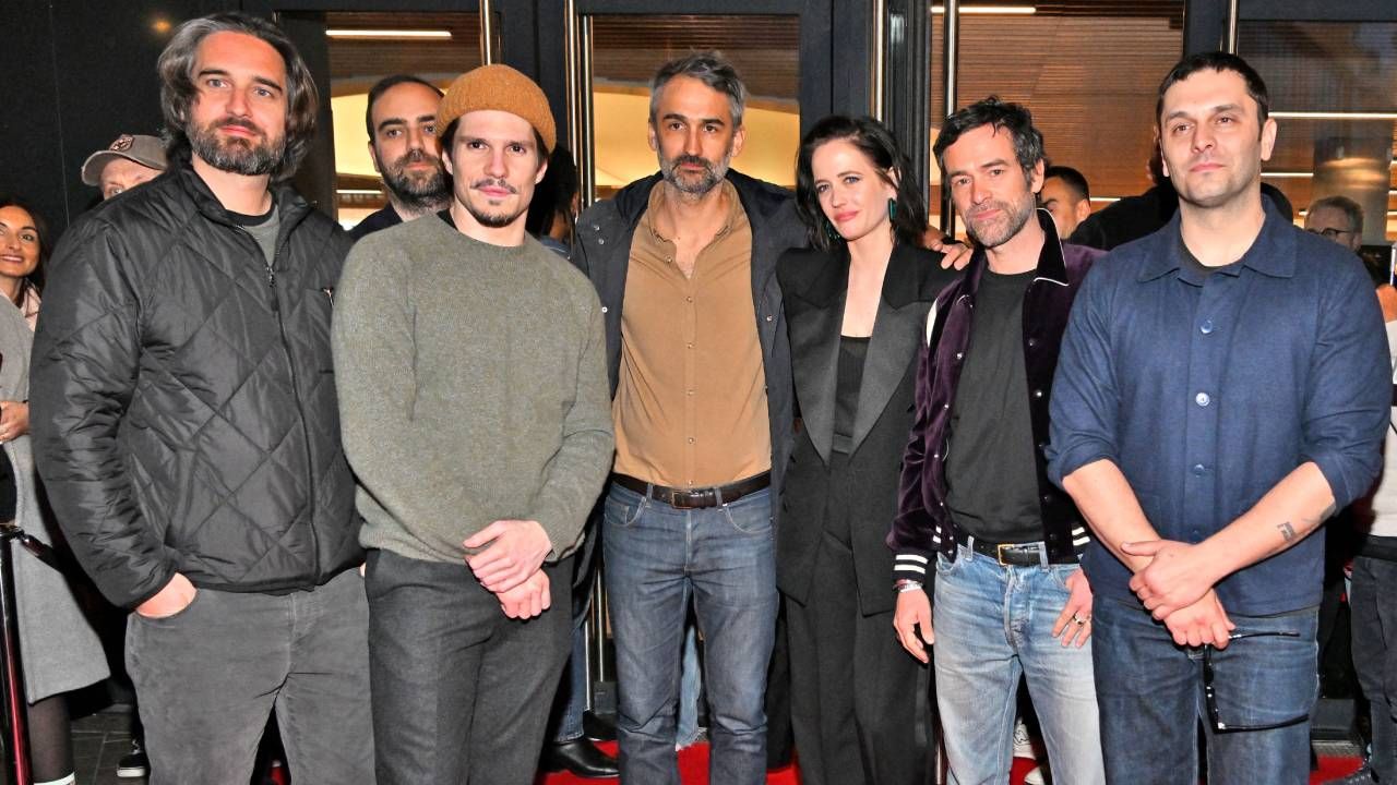 Dimitri Rassam (à gauche) et l'équipe des 3 Mousquetaires