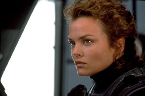 Photo De Dina Meyer Starship Troopers Photo Dina Meyer Allociné 