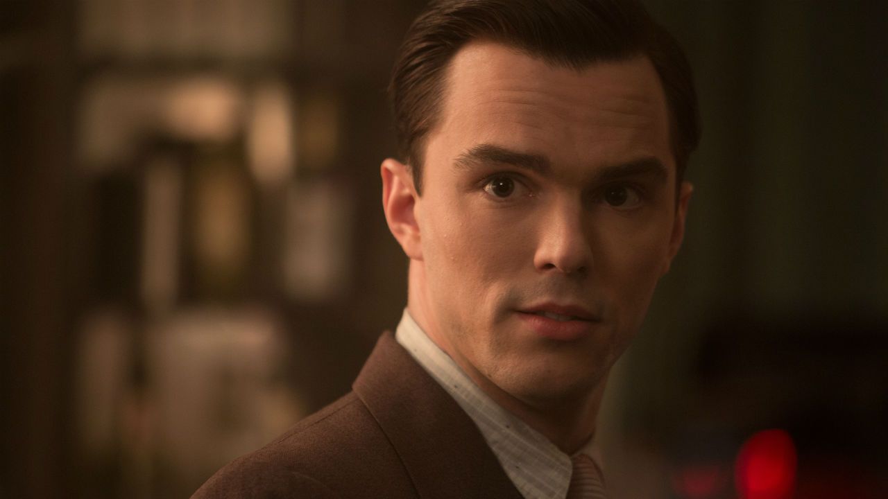 Films Et Séries Tv Avec Nicholas Hoult The Batman : Nicholas Hoult toujours en lice pour incarner le Chevalier