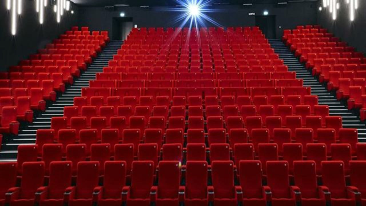Réouverture des cinémas : dans quelles conditions voir les films? Quelles  seront les mesures sanitaires mises en place ? - Actus Ciné - AlloCiné