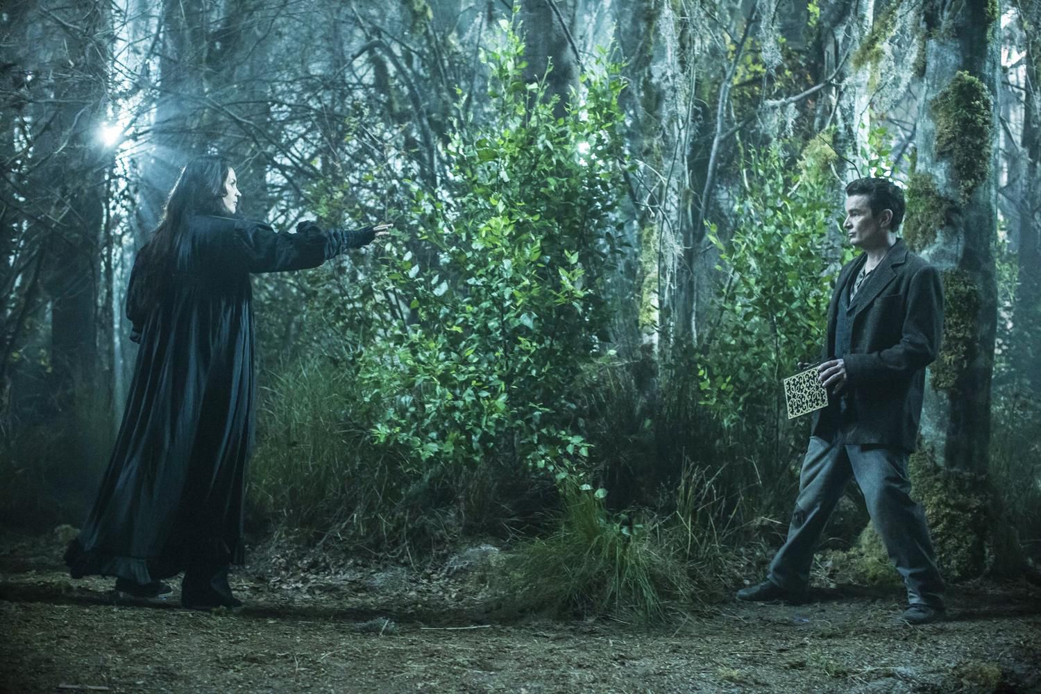 Films Et Séries Tv Avec James Marsters Witches of East End : Photo James Marsters, Julia Ormond - 14 sur 147