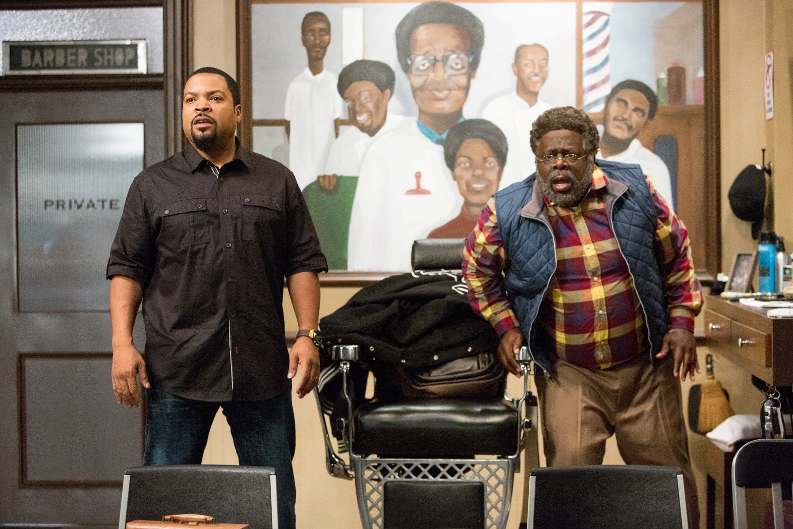 Photo De Cedric The Entertainer Barbershop The Next Cut Photo Ice Cube Cedric The 