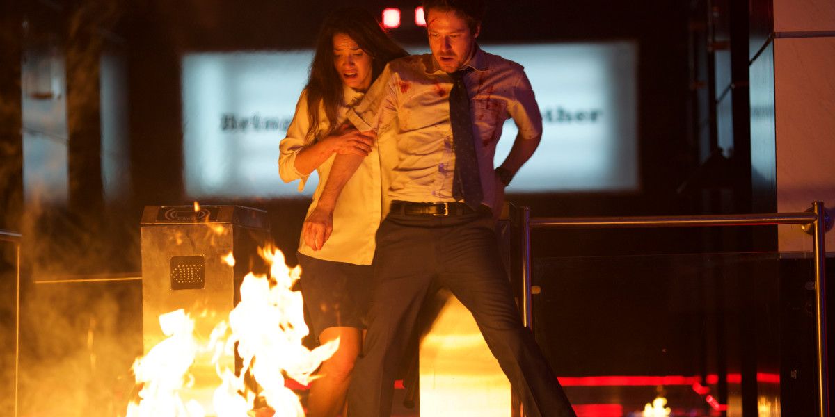 Photo de Adria Arjona The Belko Experiment Photo John Gallagher Jr