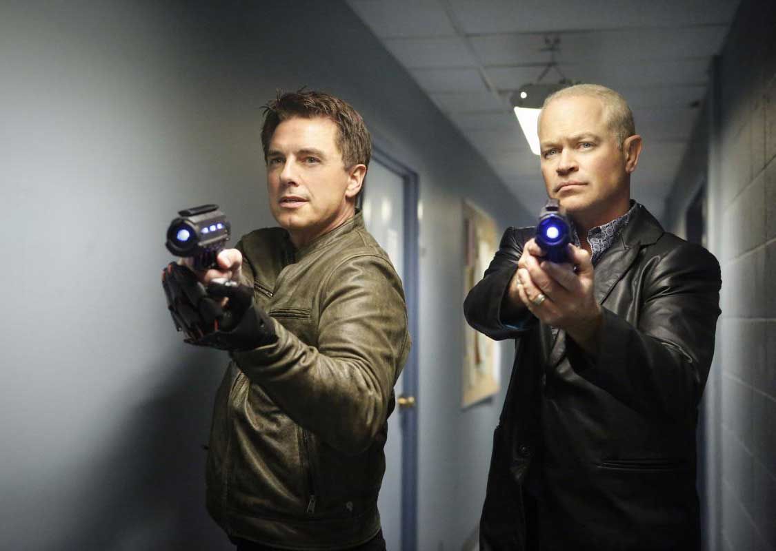 Films Et Séries Tv Avec John Barrowman DC's Legends of Tomorrow : Photo John Barrowman, Neal McDonough - 282